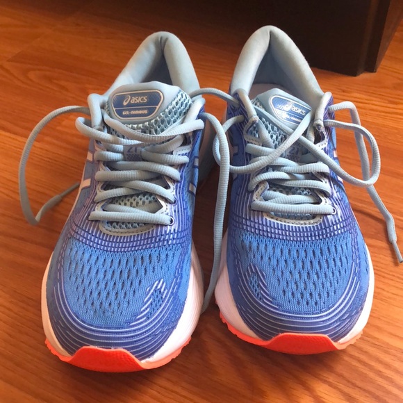 washing asics running shoes